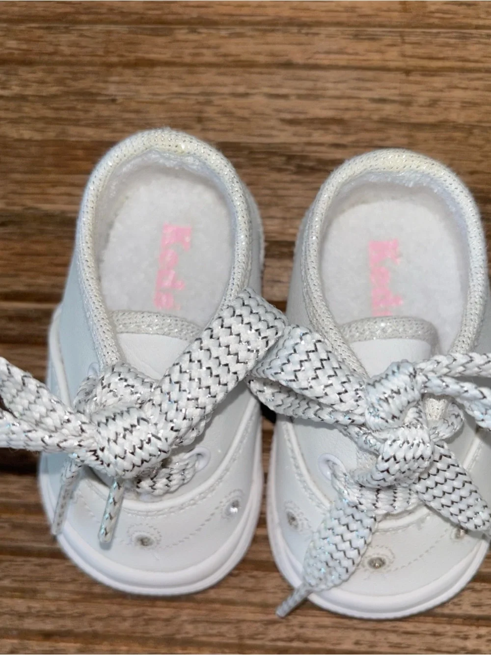 Keds White Baby Lace-Up Sneakers with  silver thread Laces diamond color studs1m